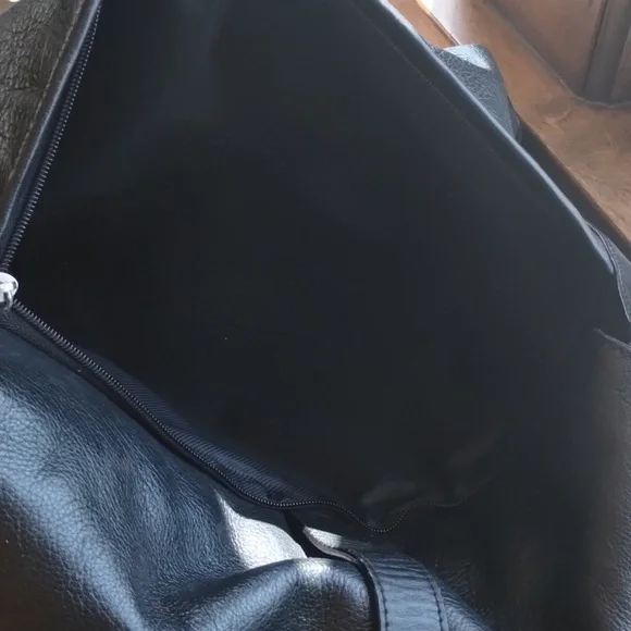 Kenneth Cole Reaction Laptop Messenger Bag - Picture 7 of 16